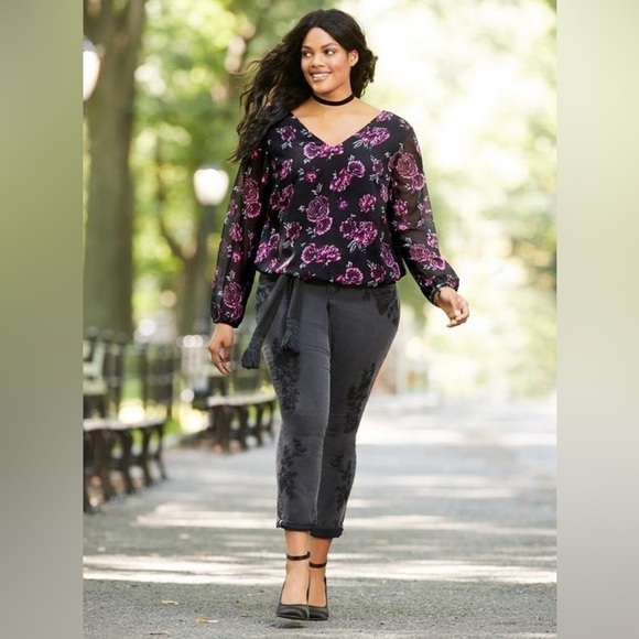 New Torrid Premium Boyfriend Jean Embroidered Black Wash Women’s Plus Size 26 - Picture 2 of 4